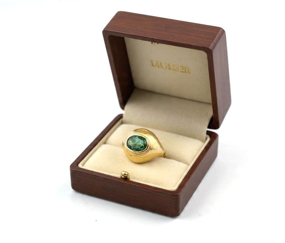 Bague 53 Bague en or jaune 18 carats sertie d'une émeraude ovale de 1,50 carat 58 Facettes