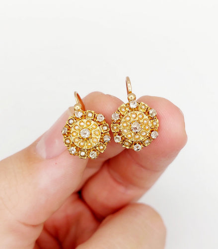 Boucles d'oreilles Dormeuses marguerite antique or rose 18k diamants et perles (circa 1900) 58 Facettes A06102
