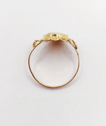 Bague 52.5 Bague vintage or jaune, camée sur coquille 58 Facettes A06091