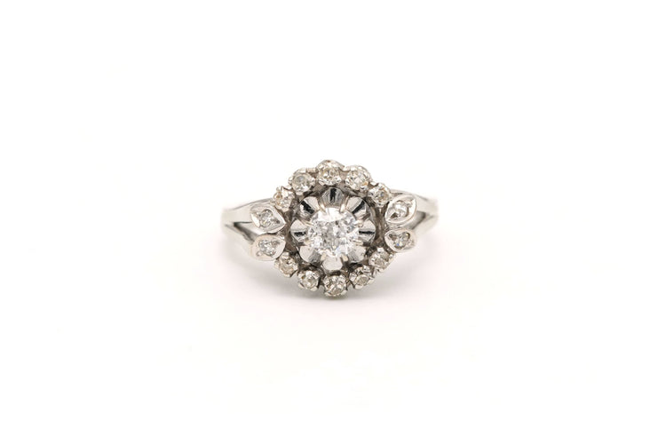 Bague 53 Bague Art Déco en or blanc sertie de diamants 58 Facettes 20158