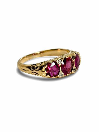 Bague ancienne or jaune 18K rubis 2 ct et diamants 0,04