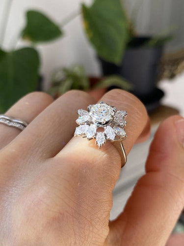 Bague 53 Bague fleur en or blanc 18k et diamants 2.80 Ct 58 Facettes