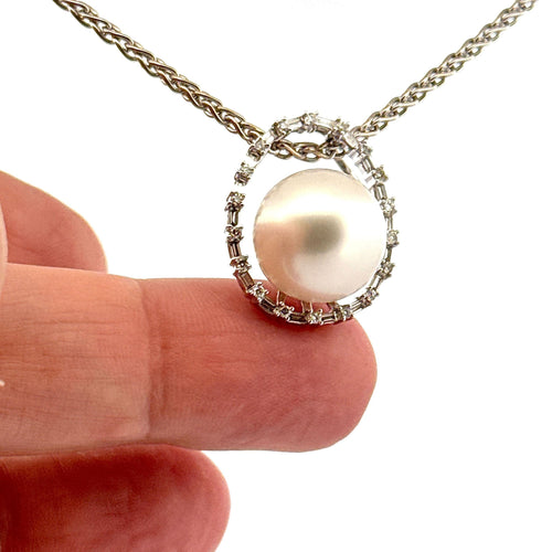 Collier Collier en or 18 carats diamants et perle de culture 58 Facettes