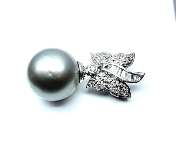 Pendentif Pendentif en or blanc, perle de Tahiti et diamants 58 Facettes AB606