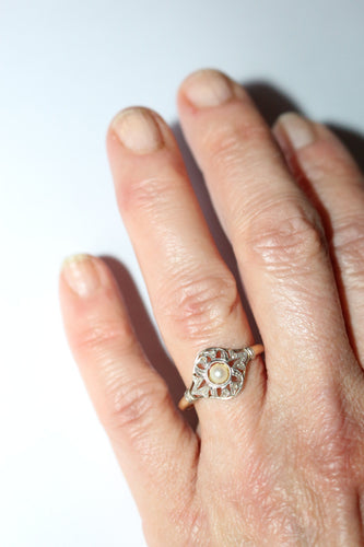 Bague 56 Bague Art Déco deux ors et perle 58 Facettes 597