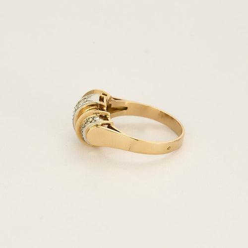 Bague 54,5 Bague style tank à motif de noeud stylisé en or jaune, platine et diamants 58 Facettes CHA5770X2