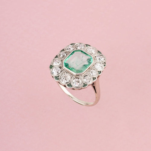 Bague 56 Bague ancienne Art Déco ornée d’émeraudes et diamants en or blanc 18k et platine 58 Facettes