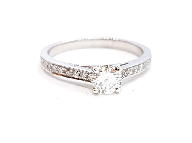Bague 53 Bague solitaire en or blanc 18 carats et diamants 58 Facettes 578713RV