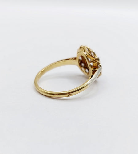 Bague 53.5 Bague marguerite circa 1910 en or 18k, platine et diamants 58 Facettes A06629