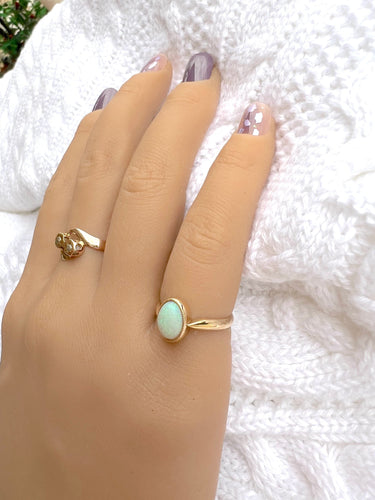 Bague 51 Bague ancienne or jaune et opale en cabochon 58 Facettes 1454