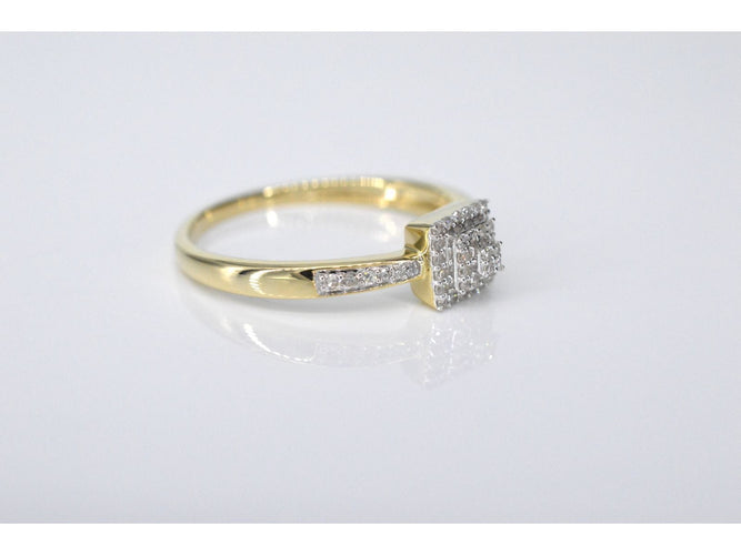 Bague Bague entourage en or avec diamants 58 Facettes 2106