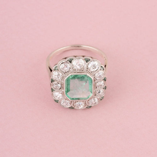 Bague 56 Bague ancienne Art Déco ornée d’émeraudes et diamants en or blanc 18k et platine 58 Facettes
