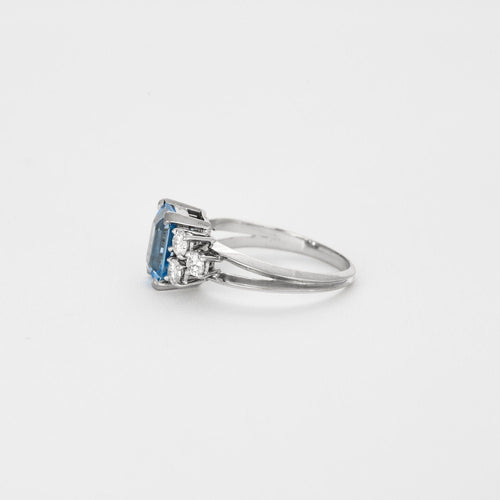 Bague 62 Bague en or gris et pierre bleue 58 Facettes