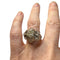 Bague Bague au design rétro en or blanc avec diamants 58 Facettes CH56