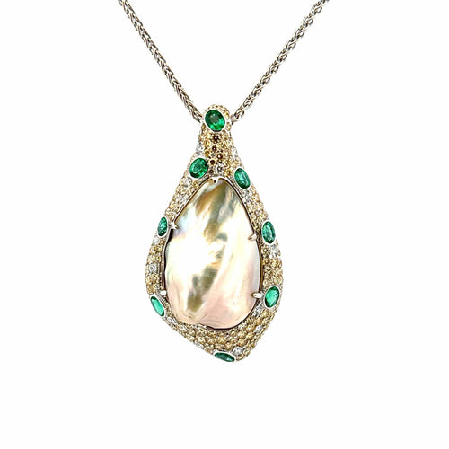 Collier Collier or , diamants , mabe de Tahiti et émeraudes 58 Facettes