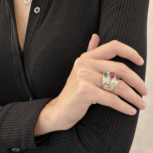 Bague Bague en or jaune 18 Cts avec saphir, rubis, émeraude et diamants vers 1990. T49 58 Facettes