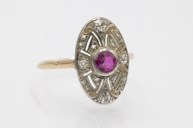 Bague Bague Art Déco en or jaune et platine avec rubis, années 1920 58 Facettes 9573