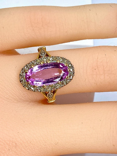 Bague 50 Bague en or 18 carats ornée d’une topaze rose et de diamants. Epoque Napoléon III. 58 Facettes AB273