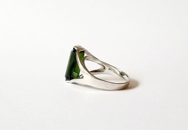 Bague 56 Bague or blanc 18k et Tourmaline verte 58 Facettes