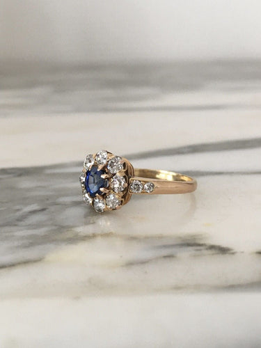 Bague 54 Bague ancienne en or 18K sertie d’un saphir et diamants 58 Facettes