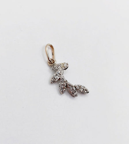 Pendentif Pendentif vintage or blanc branche fleurie et diamants 58 Facettes A06324