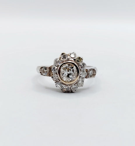 Bague 52 Bague marguerite art deco or blanc 18k et 1,02 carats diamant taille ancienne (circa 1940) 58 Facettes A05086