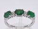 Bague Bague en or blanc avec diamants et émeraude 58 Facettes 2126