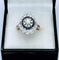 Bague 53.5 Bague ovale Art Déco en or gris sertie de diamants et saphirs 58 Facettes