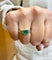 Bague 53 Bague en or blanc émeraude de Colombie et diamants princesses 58 Facettes