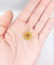 Pendentif vintage or jaune araignée sur sa toile, pierre bleue et perle 58 Facettes A06223