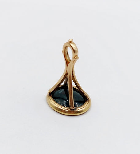 Pendentif Pendentif sceau armoirie ours en or 14k et jaspe sanguin 58 Facettes A06676