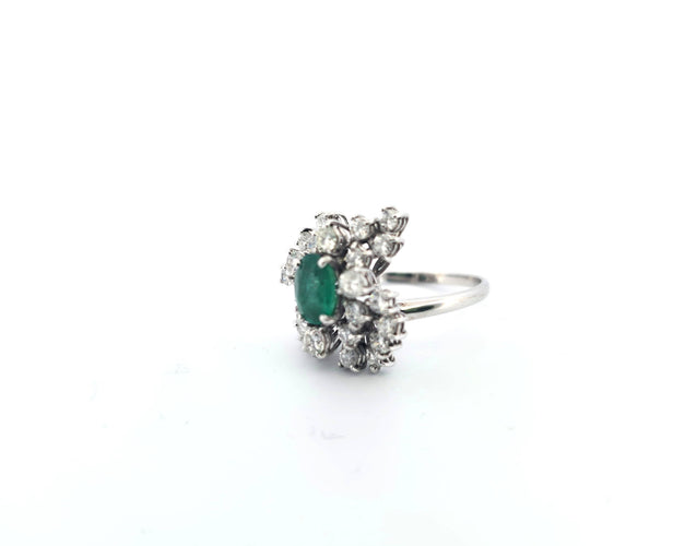 Bague 57 Bague en or blanc avec émeraude et diamants 58 Facettes