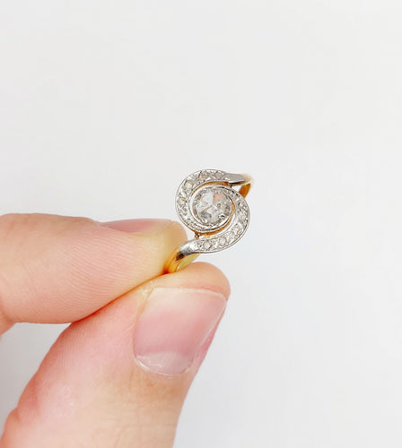 Bague 49 Bague tourbillon antique or 18k diamant taille rose 4 mm (circa 1900) 58 Facettes A06287