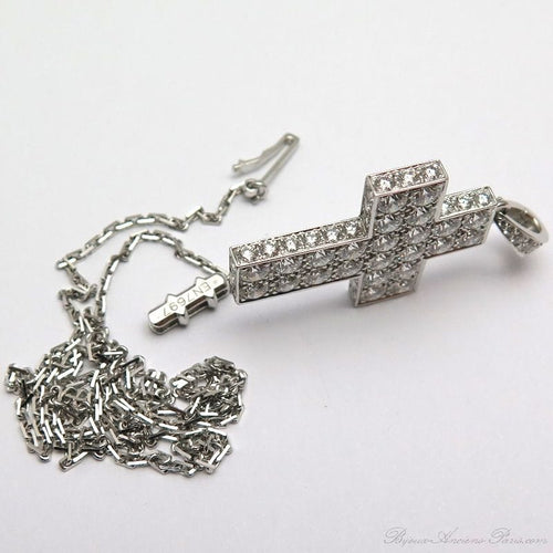 Collier Croix Cartier en Or blanc et diamants 58 Facettes Col271