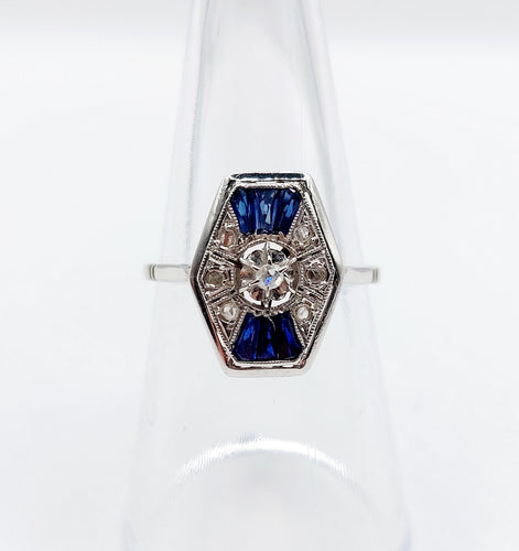 Bague 54 Bague marquise art deco or blanc 18k et platine ornée de diamants taille roses et de saphir calibrés dans une monture géométrique 58 Facettes A04970