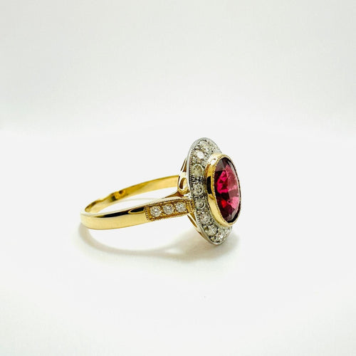 Bague 55 Bague vintage en or jaune avec halo de rubellite et de diamants. 58 Facettes 50347