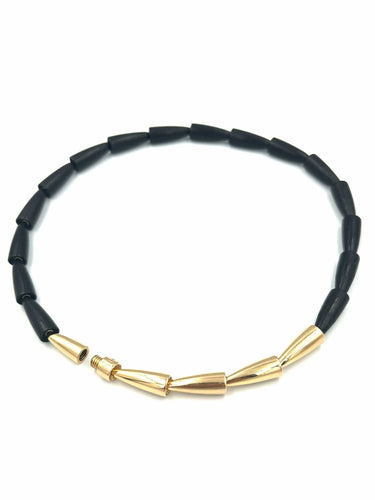 Collier VHERNIER. Collier "Calla" ébène et or jaune 18K 58 Facettes