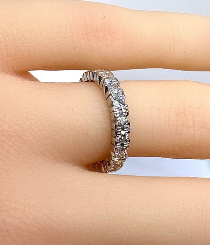Bague 49 Alliance en platine sertie de 19 diamants 58 Facettes AB589