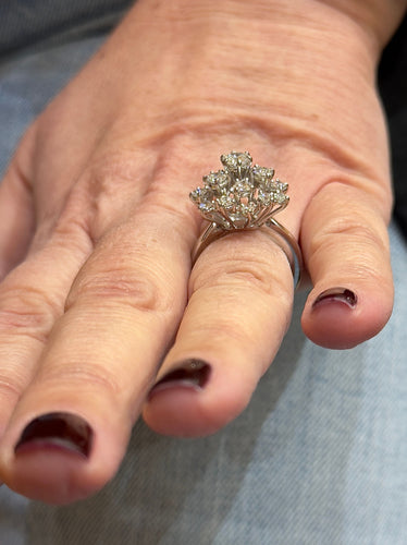 Bague 54 Bague en or blanc 18 carats et diamants 58 Facettes