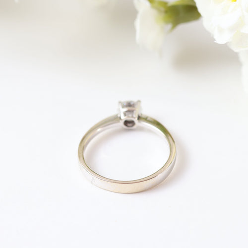 Sortija solitario en oro blanco con diamante 58 Facettes 126443