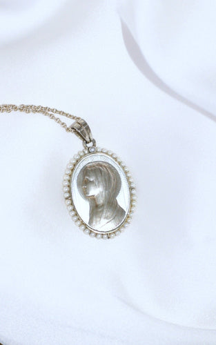 Pendentif Paul Émile Brandt - Pendentif médaille Art Déco ovale en or blanc, nacre et perles 58 Facettes