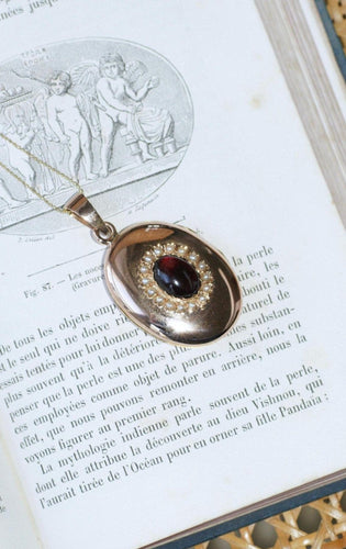 Pendentif Pendentif médaillon ouvrant cabochon grenat et perles fines en or rose 18k 58 Facettes