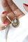Pendentif Médaillon ouvrant ovale « Recuerdo » en or jaune 18k et émail 58 Facettes