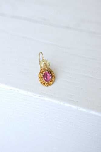 Boucles d'oreilles Boucle d’oreille unique à décor végétal en or jaune 18k et pierre rose 58 Facettes