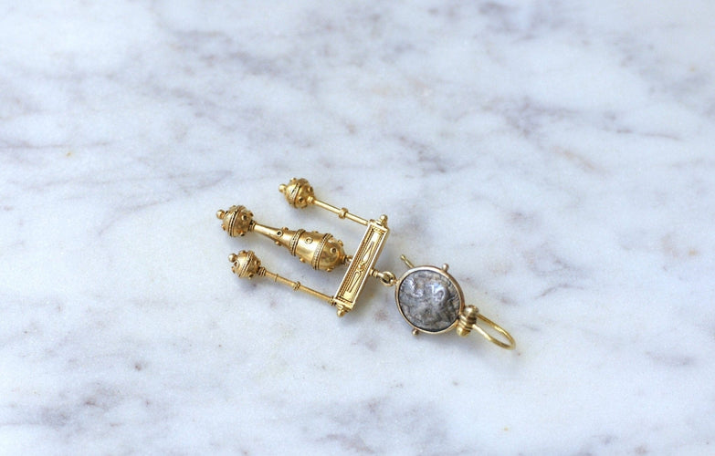 Boucles d'oreilles Boucle d’oreille unique néo-étrusque en or jaune 18kt 58 Facettes