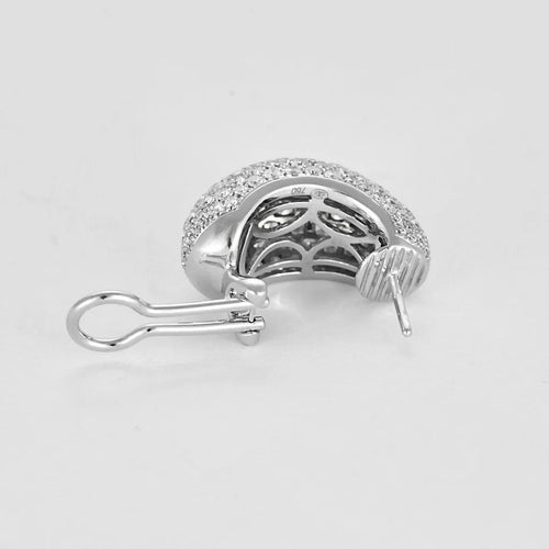 Boucles d'oreilles Demi-créoles - Boucles d’oreilles pavées de diamants en or blanc 18K 58 Facettes 58FC140