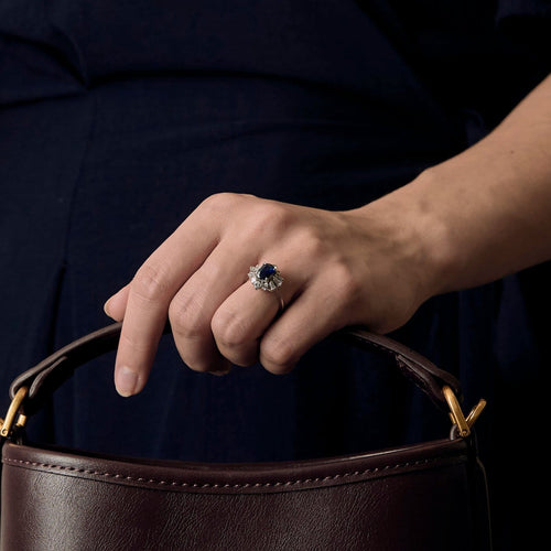Bague 47.5 Bague marguerite en or blanc 18K, saphir 1,05 ct et diamants 58 Facettes 58FC171