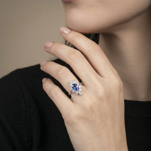 Bague 57 Bague marquise en or gris saphir et diamants 58 Facettes 61100105