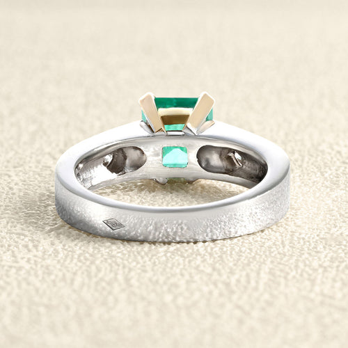 Bague 54 Bague en or gris et jaune avec émeraude de Colombie et diamants 58 Facettes OC-61300089