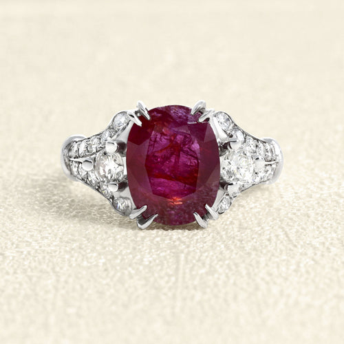 Bague Bague en or gris, rubis non chauffé et diamants 58 Facettes OC-61200080